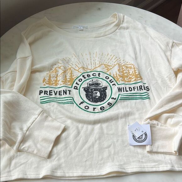 New Grayson Threads Cream Pajama Top with Forest Graphic large - Picture 1 of 6